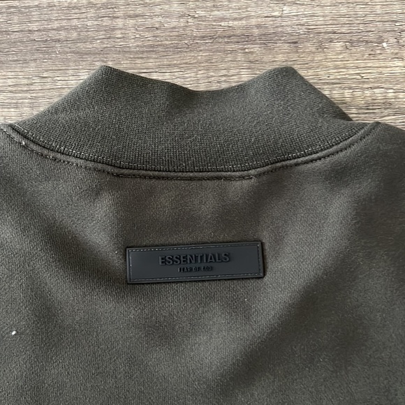 NWT - Essentials Fear Of God Off Black RELAXED Crewneck - Size M - Picture 6 of 11